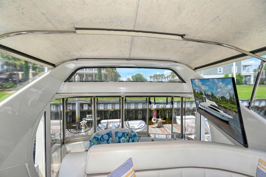 2001 Carver 444 Cockpit Motor Yacht