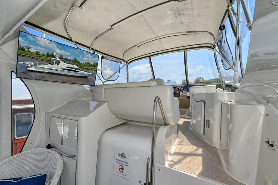 2001 Carver 444 Cockpit Motor Yacht