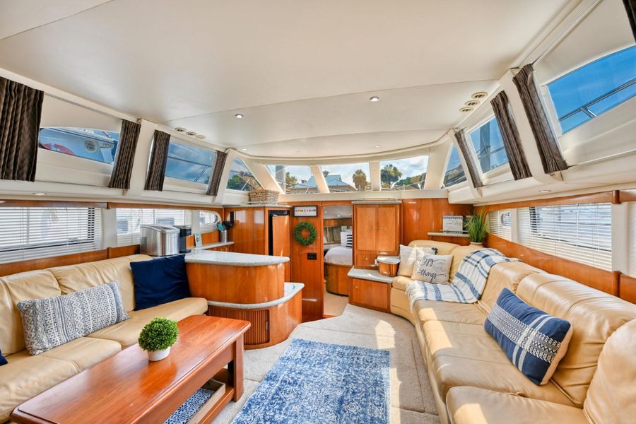 2001 Carver 444 Cockpit Motor Yacht