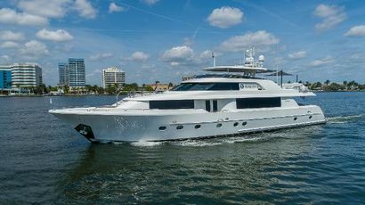 2014 112' Westport-Motoryacht West Palm Beach, FL, US