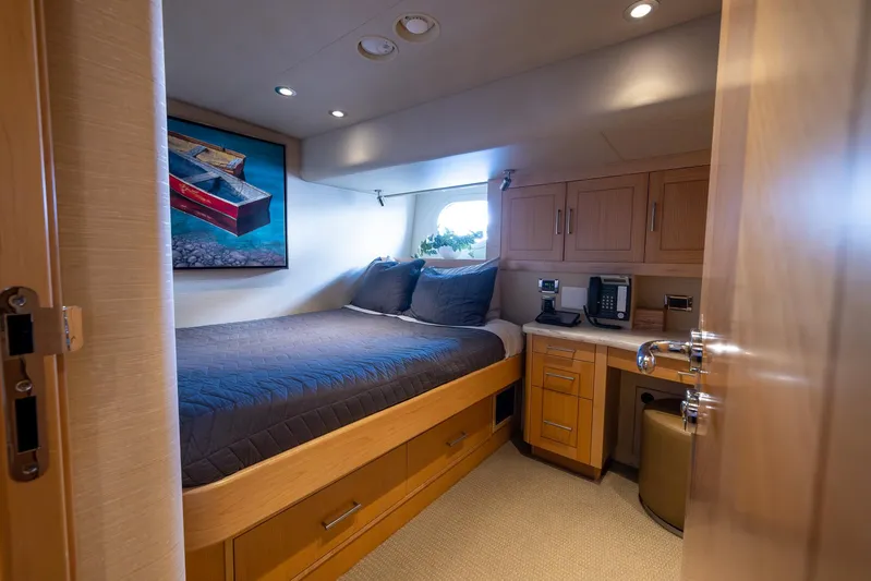 Seahawk Yacht Photos Pics 