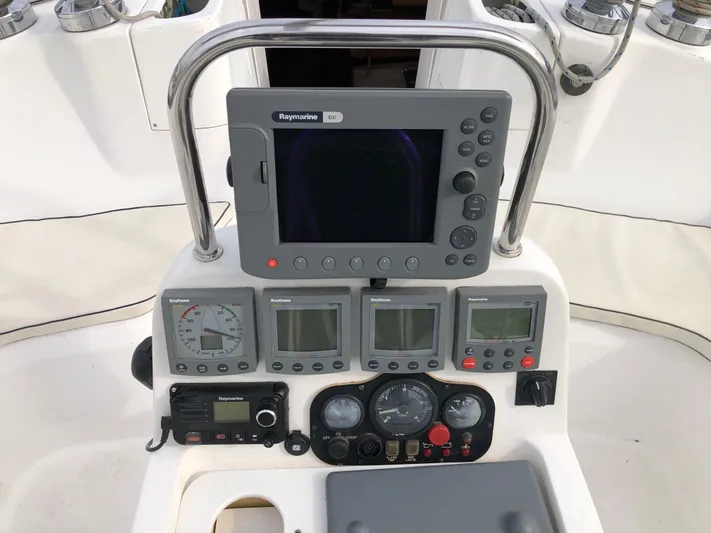 Catawampus II Yacht Photos Pics 