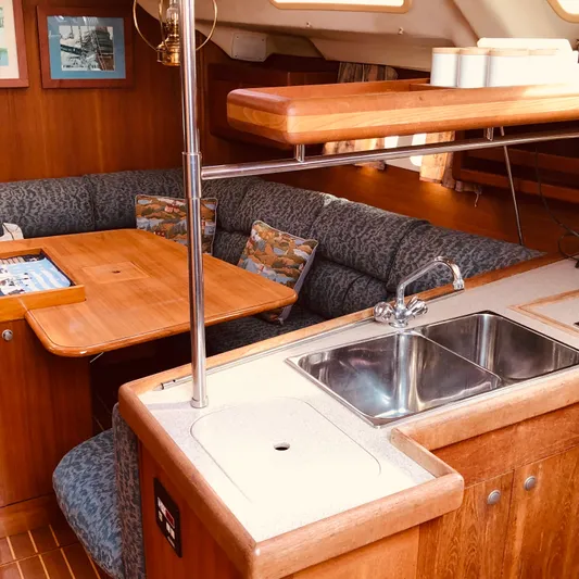 Catawampus II Yacht Photos Pics 