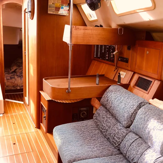 Catawampus II Yacht Photos Pics 