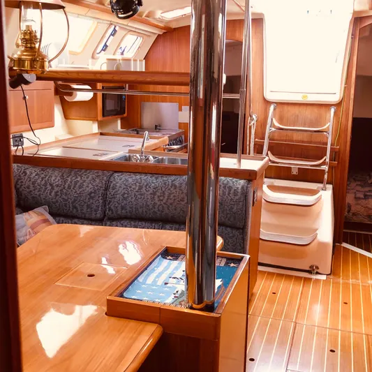 Catawampus II Yacht Photos Pics 