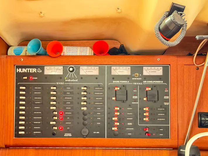 Catawampus II Yacht Photos Pics 