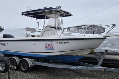 Boston Whaler 210 Outrage