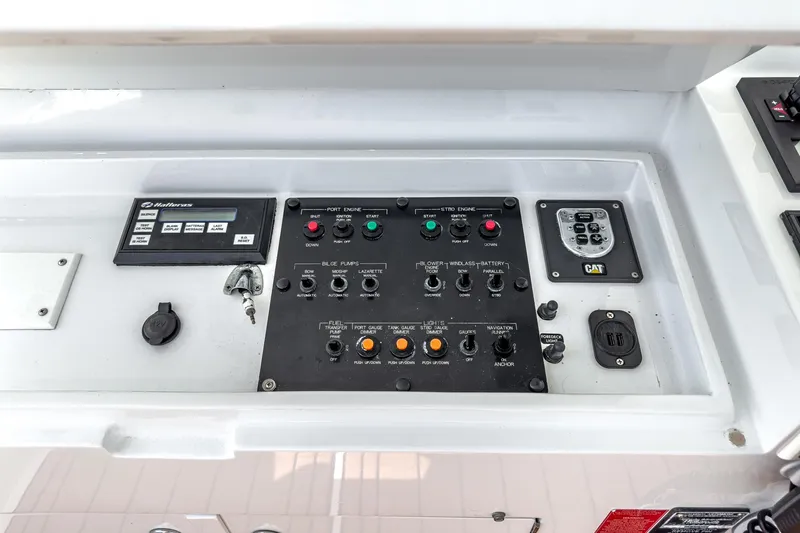 Whiplash II Yacht Photos Pics 