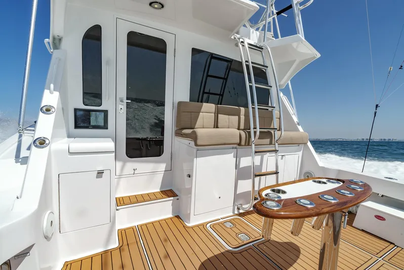 Whiplash II Yacht Photos Pics 