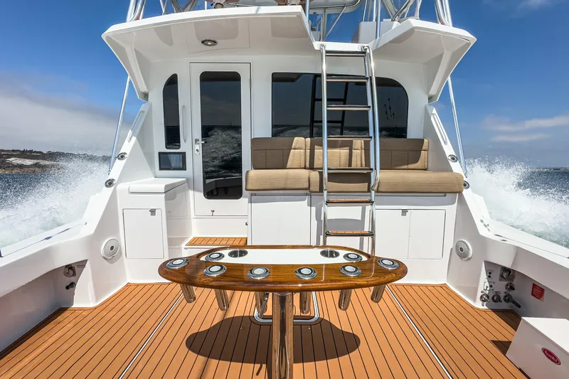 Whiplash II Yacht Photos Pics 