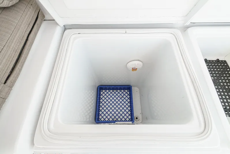 Whiplash II Yacht Photos Pics 