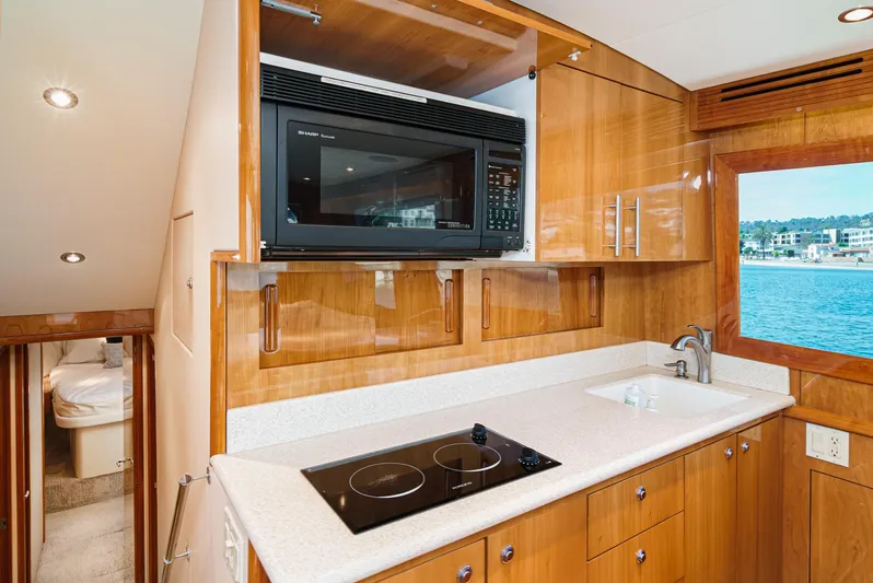 Whiplash II Yacht Photos Pics 