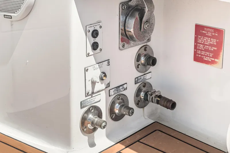 Whiplash II Yacht Photos Pics 