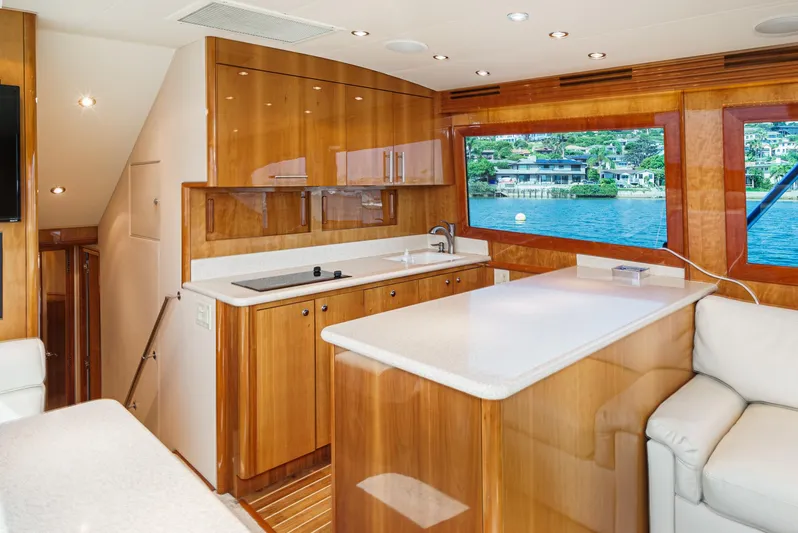 Whiplash II Yacht Photos Pics 