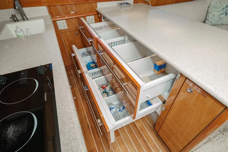 Whiplash II Yacht Photos Pics 