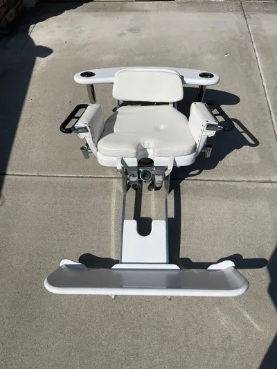 Whiplash II Yacht Photos Pics 