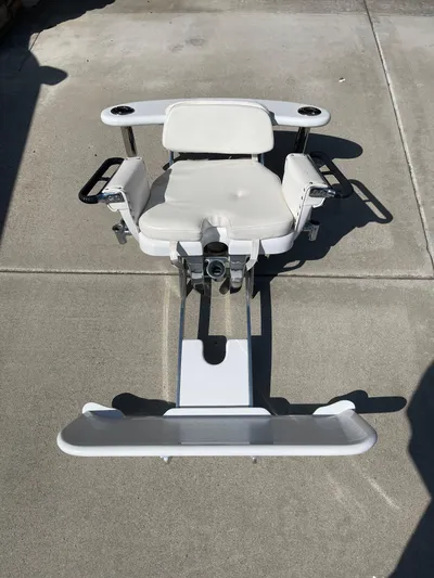 Whiplash II Yacht Photos Pics 