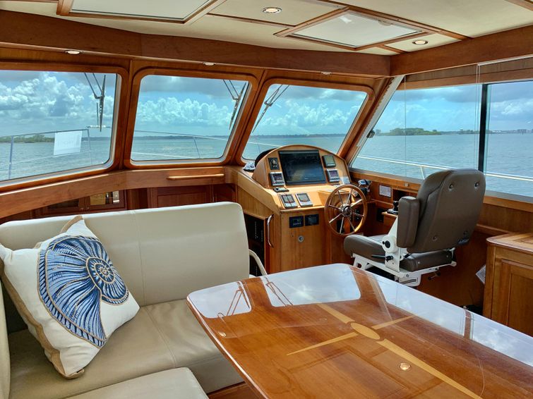 2013-38-sabre-38-salon-express