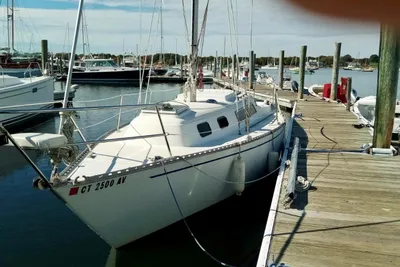 Columbia Yacht 8.7