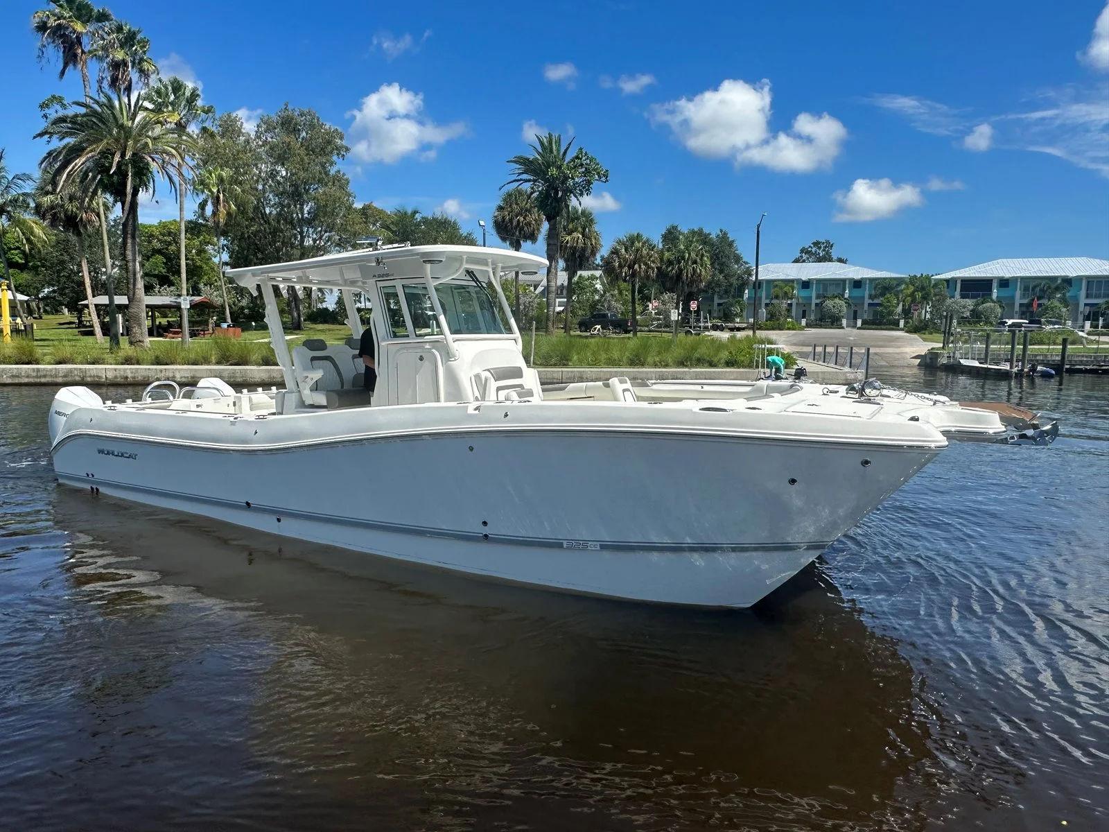 2023 World Cat 325 CC Andere Boote Kaufen YachtWorld