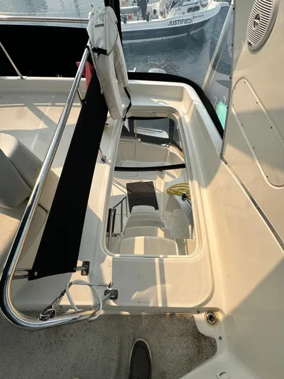 Defiance Yacht Photos Pics 