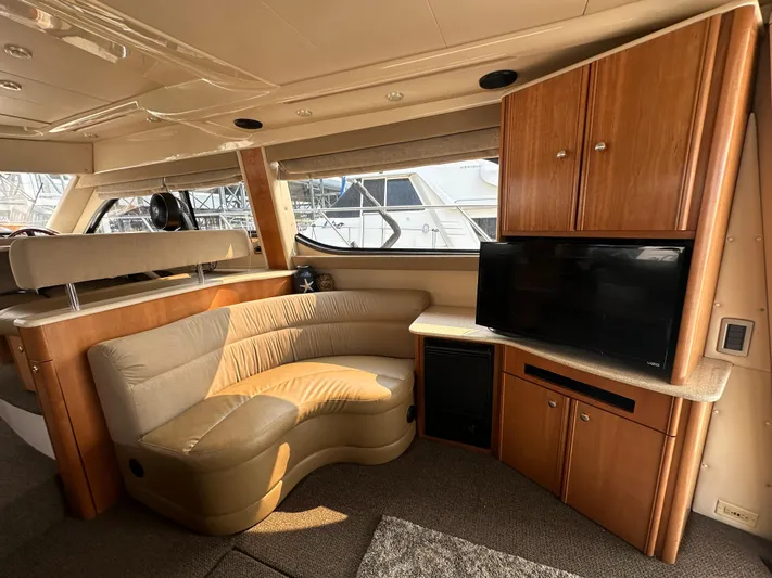 Defiance Yacht Photos Pics 