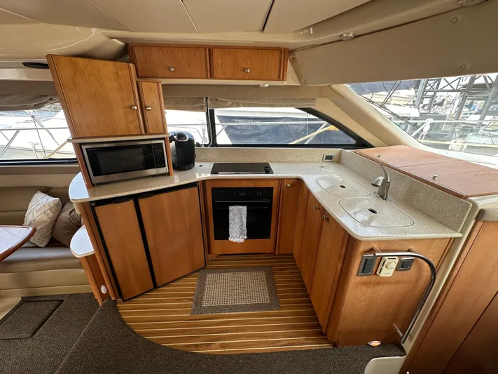 Defiance Yacht Photos Pics 