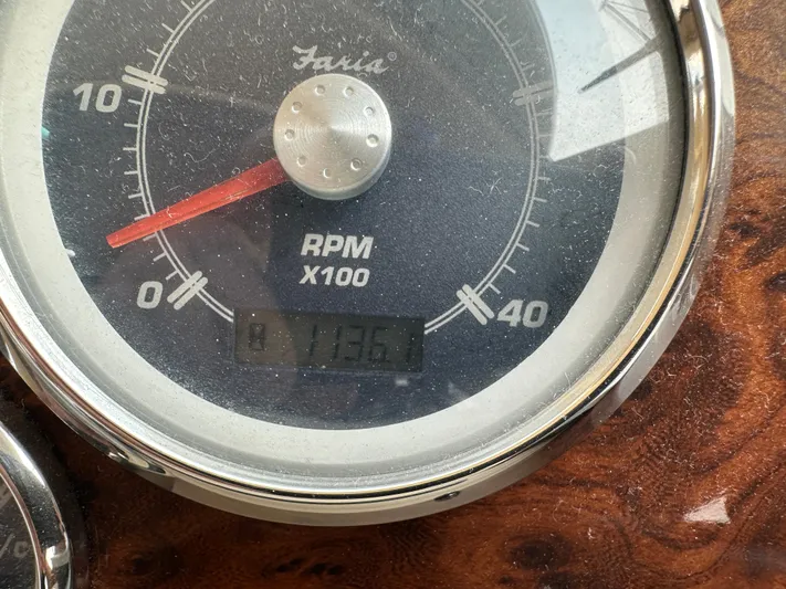 Defiance Yacht Photos Pics 