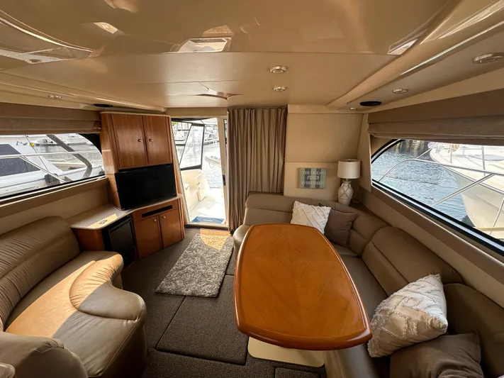 Defiance Yacht Photos Pics 