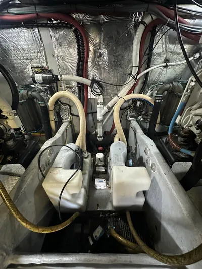 Defiance Yacht Photos Pics 