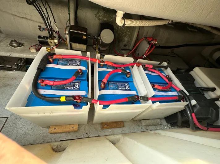 Defiance Yacht Photos Pics 