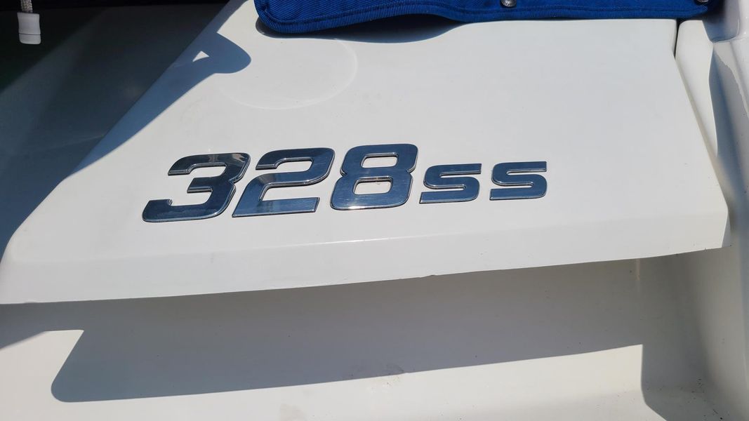 2019 Monterey 328SS