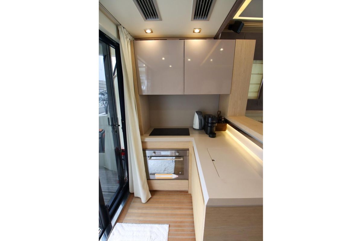 2016 Monte Carlo Yachts 49 