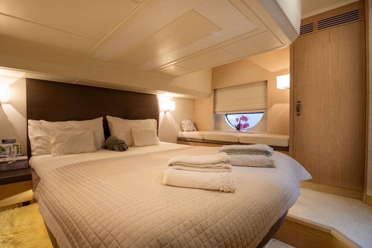 2016 Monte Carlo Yachts 49 