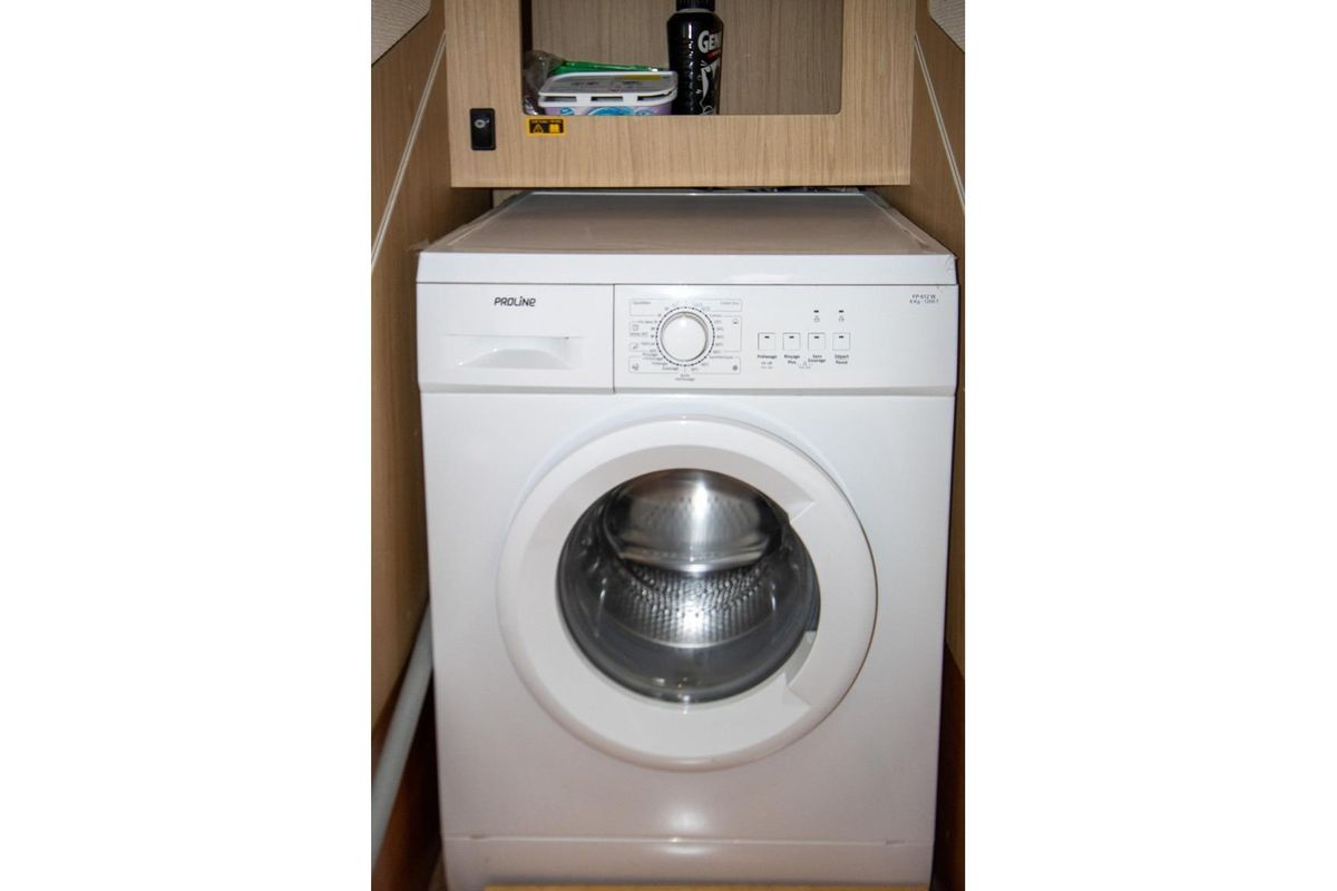 2016 Monte Carlo Yachts 49 