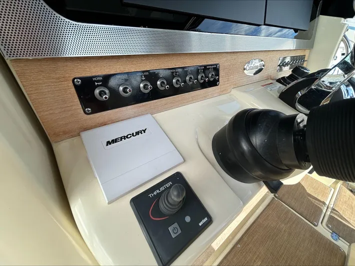  Yacht Photos Pics 2021 Chris-craft 30 Catalina - Image 17