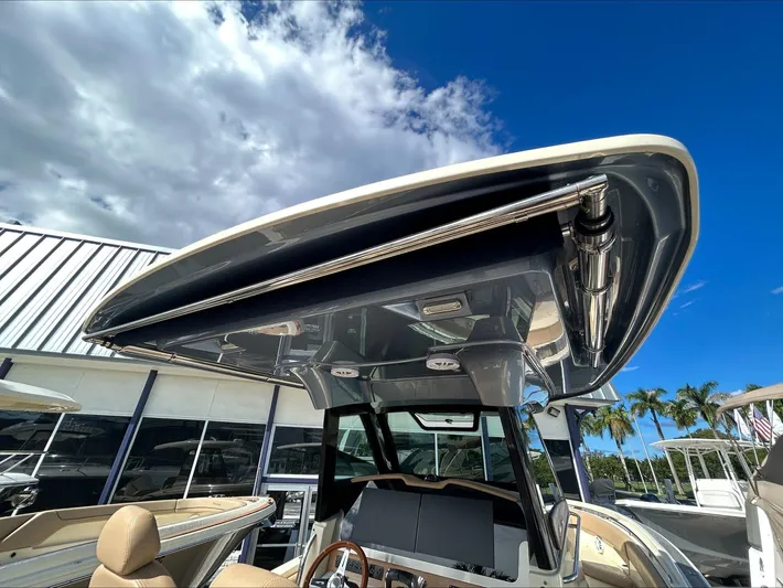  Yacht Photos Pics 2021 Chris-craft 30 Catalina - Image 11