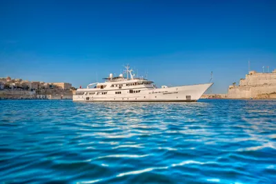 Custom Husumer Shipyard
