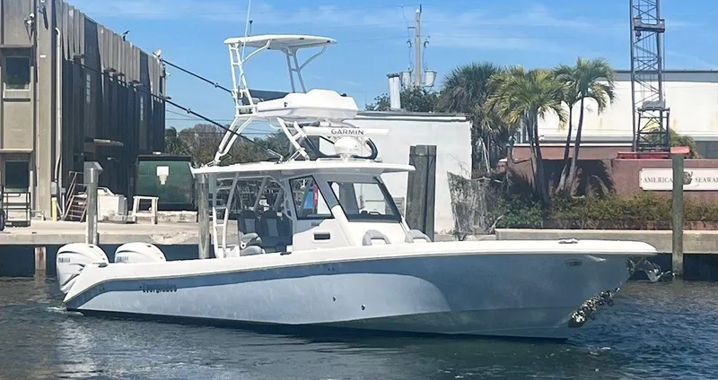  Yacht Photos Pics 2023 Everglades 365 Cc - Image 2