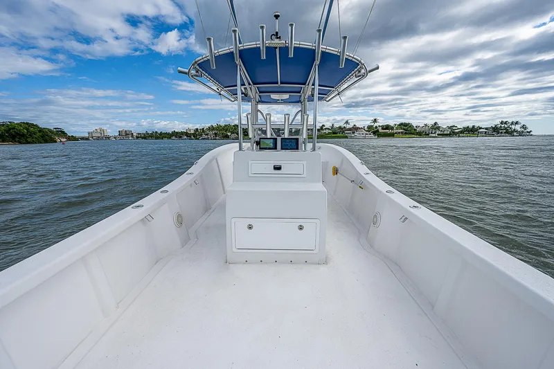 Vic.tory Yacht Photos Pics 