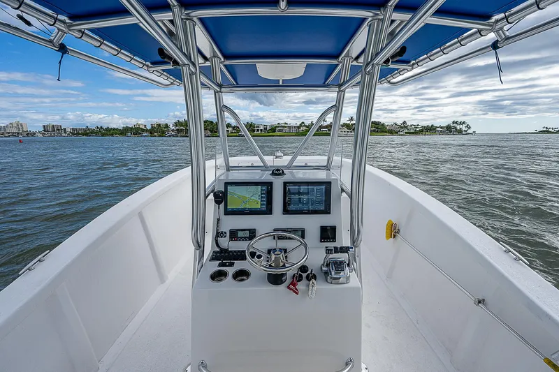 Vic.tory Yacht Photos Pics 