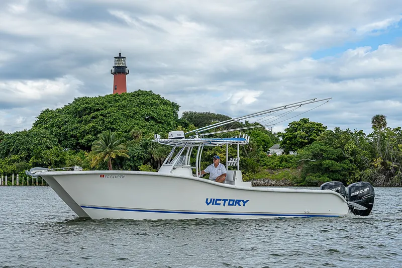 Vic.tory Yacht Photos Pics 