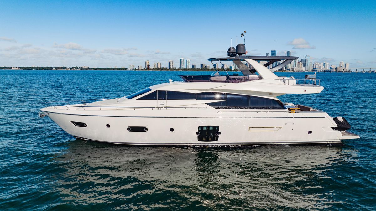2017 Ferretti Yachts 75 