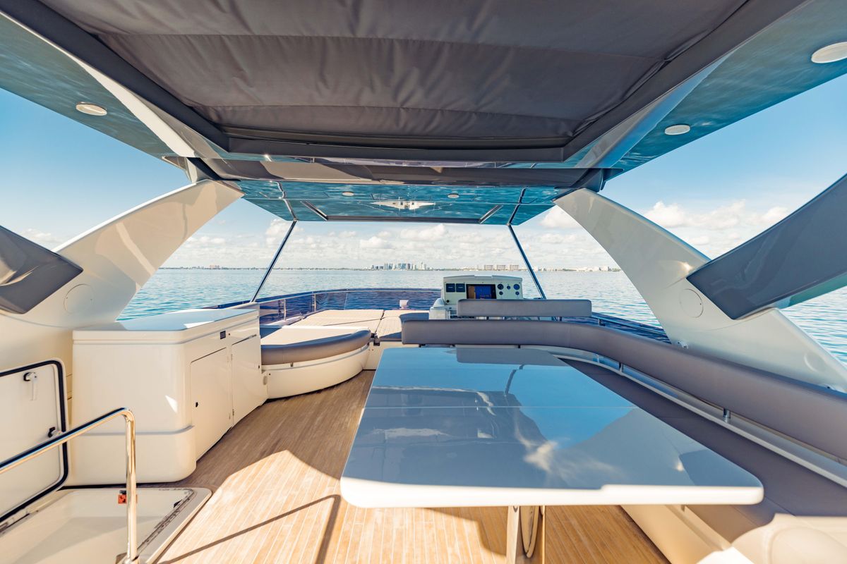 2017 Ferretti Yachts 75 