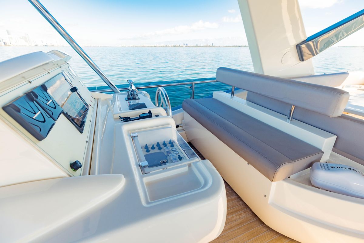 2017 Ferretti Yachts 75 