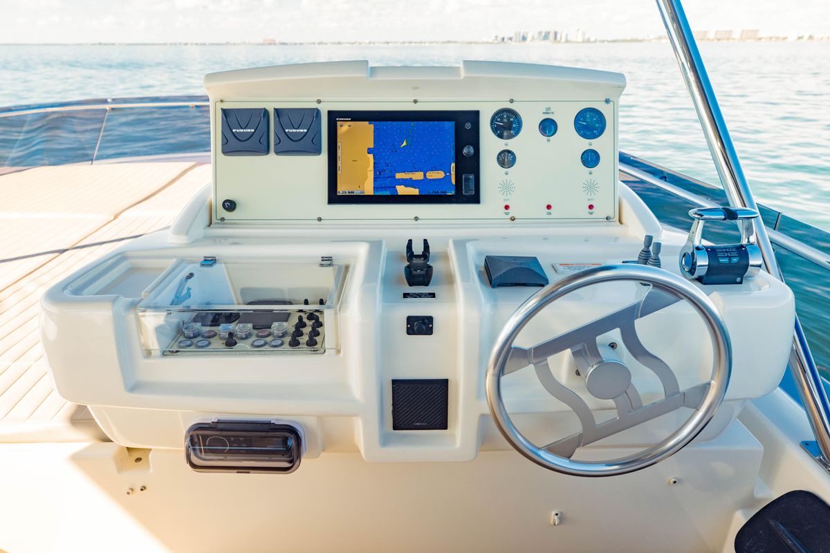 2017 Ferretti Yachts 75 