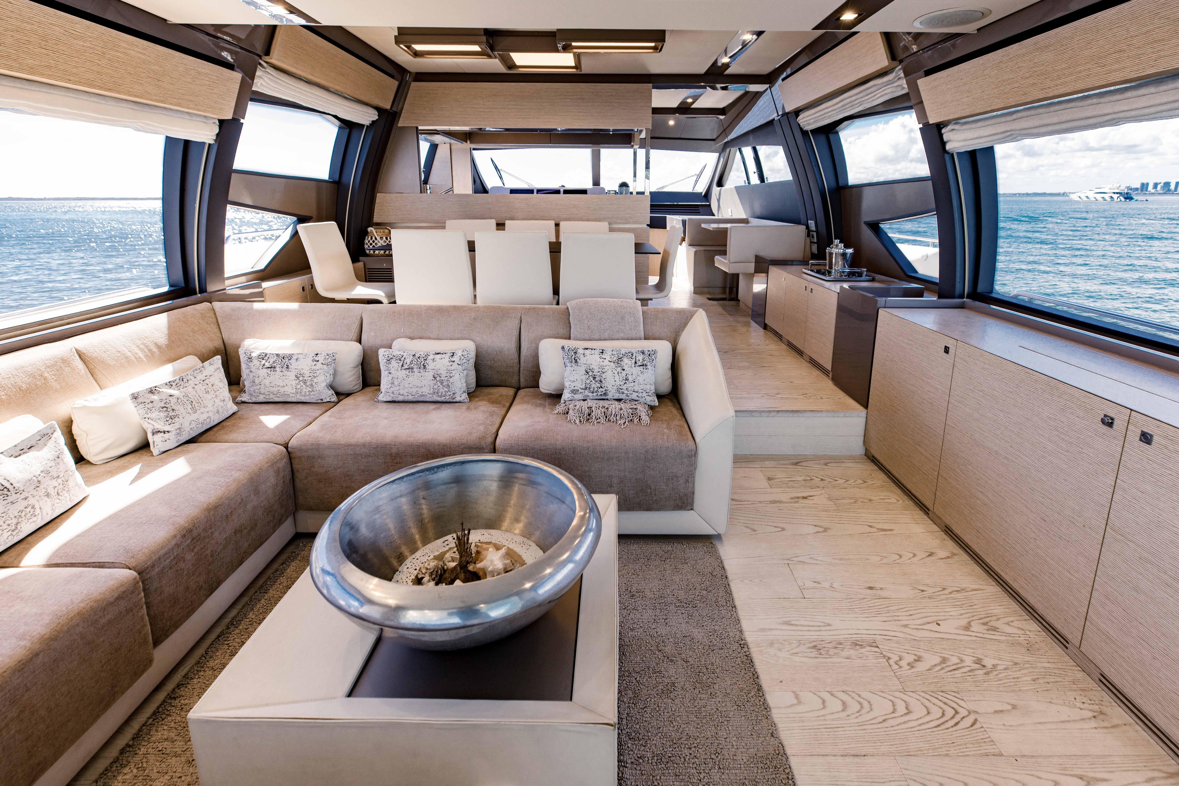 2017 Ferretti Yachts 75 