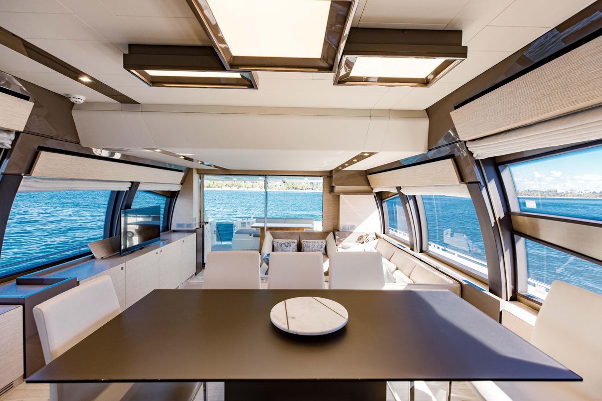 2017 Ferretti Yachts 75 