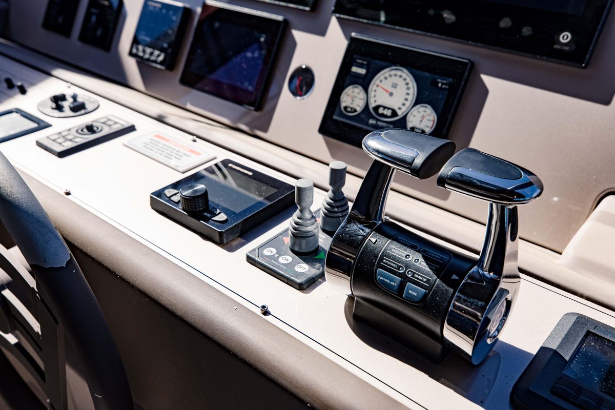 2017 Ferretti Yachts 75 