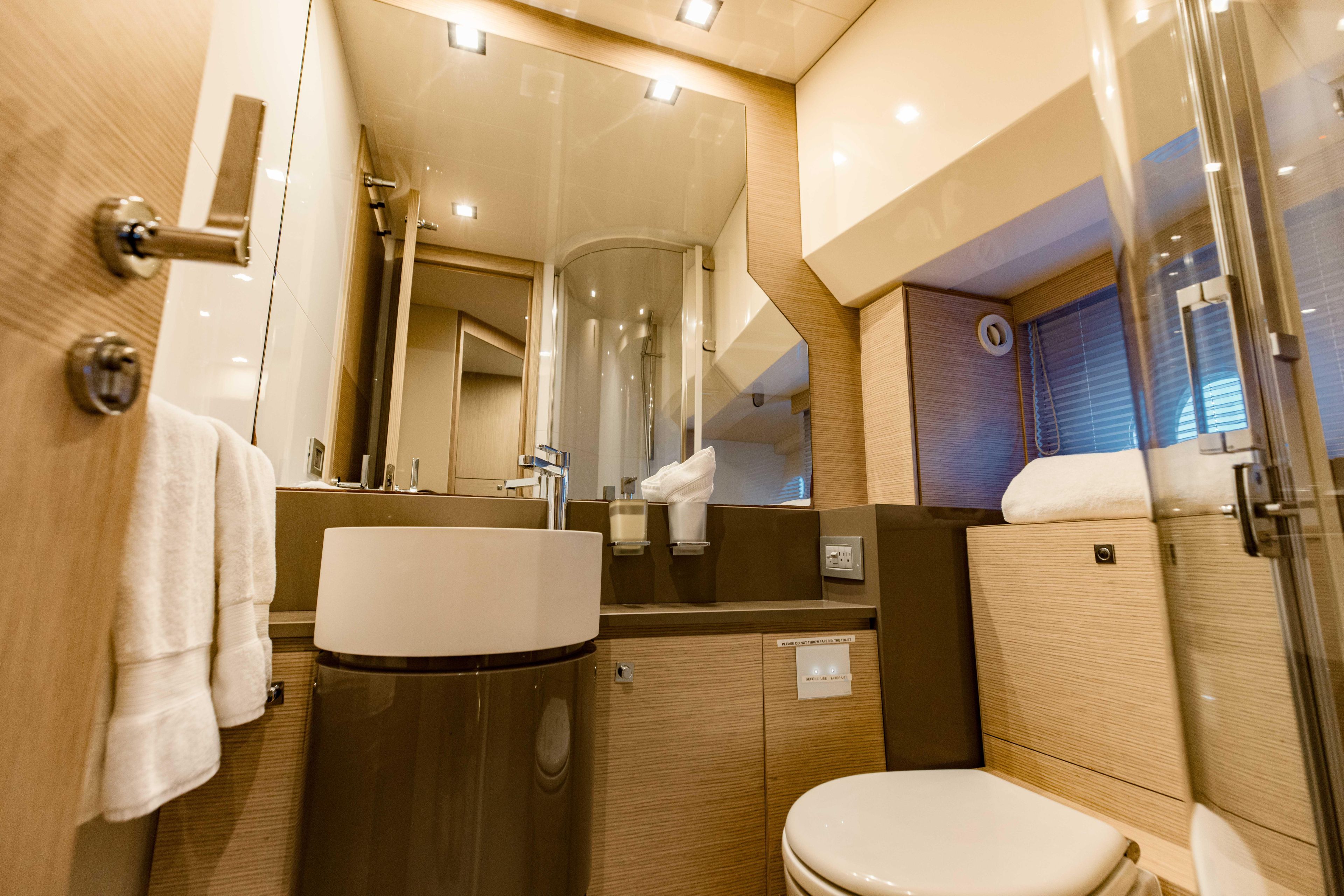 2017 Ferretti Yachts 75 